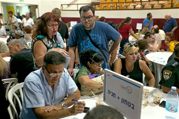 שולחנות עגולים עם ראש העיר 6.9 