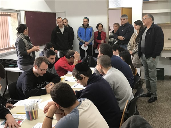 ביקור מנכל החברה למתנסים