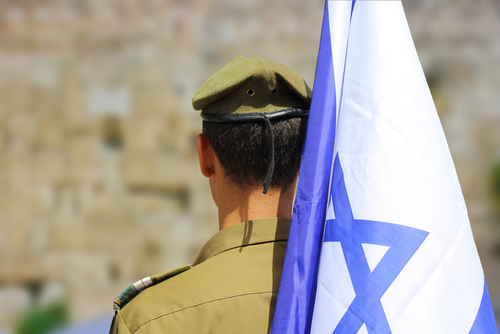 חייל ודגל ישראל